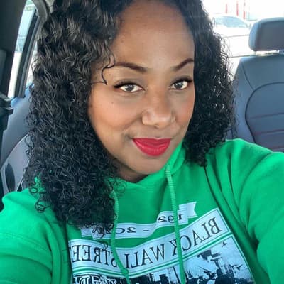 Crusading for Fin Lit with Tamara "Sunshine" Banister